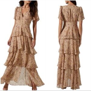 NWOT ASTR The Label Tayla Tiered Maxi Dress S Ruffle Cream Mauve Ditsy Floral